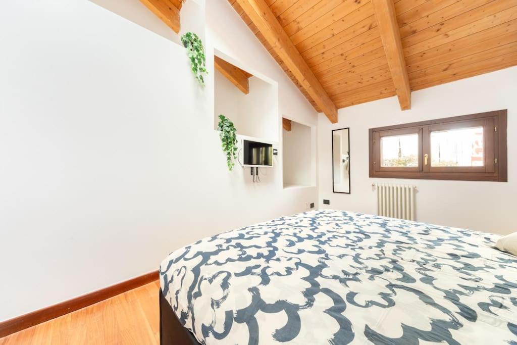 Appartamento Unico A Bologna Con 3 Camere E Parcheggio Gratuito Exterior foto