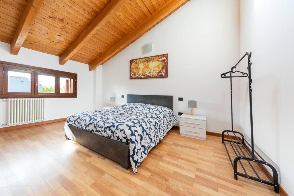Appartamento Unico A Bologna Con 3 Camere E Parcheggio Gratuito Exterior foto